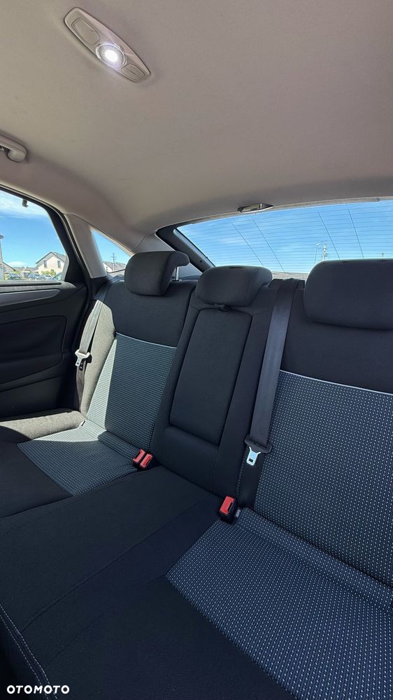 Ford Mondeo 2.0 TDCi Ambiente - 9