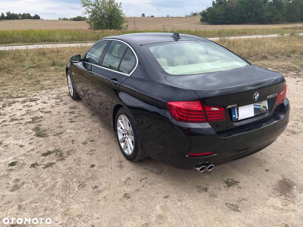 BMW Seria 5 520d xDrive - 7