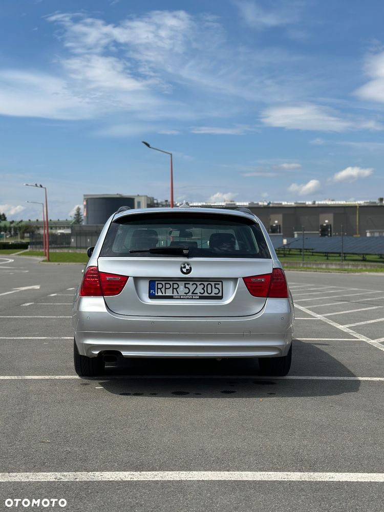 BMW Seria 3 318d - 4