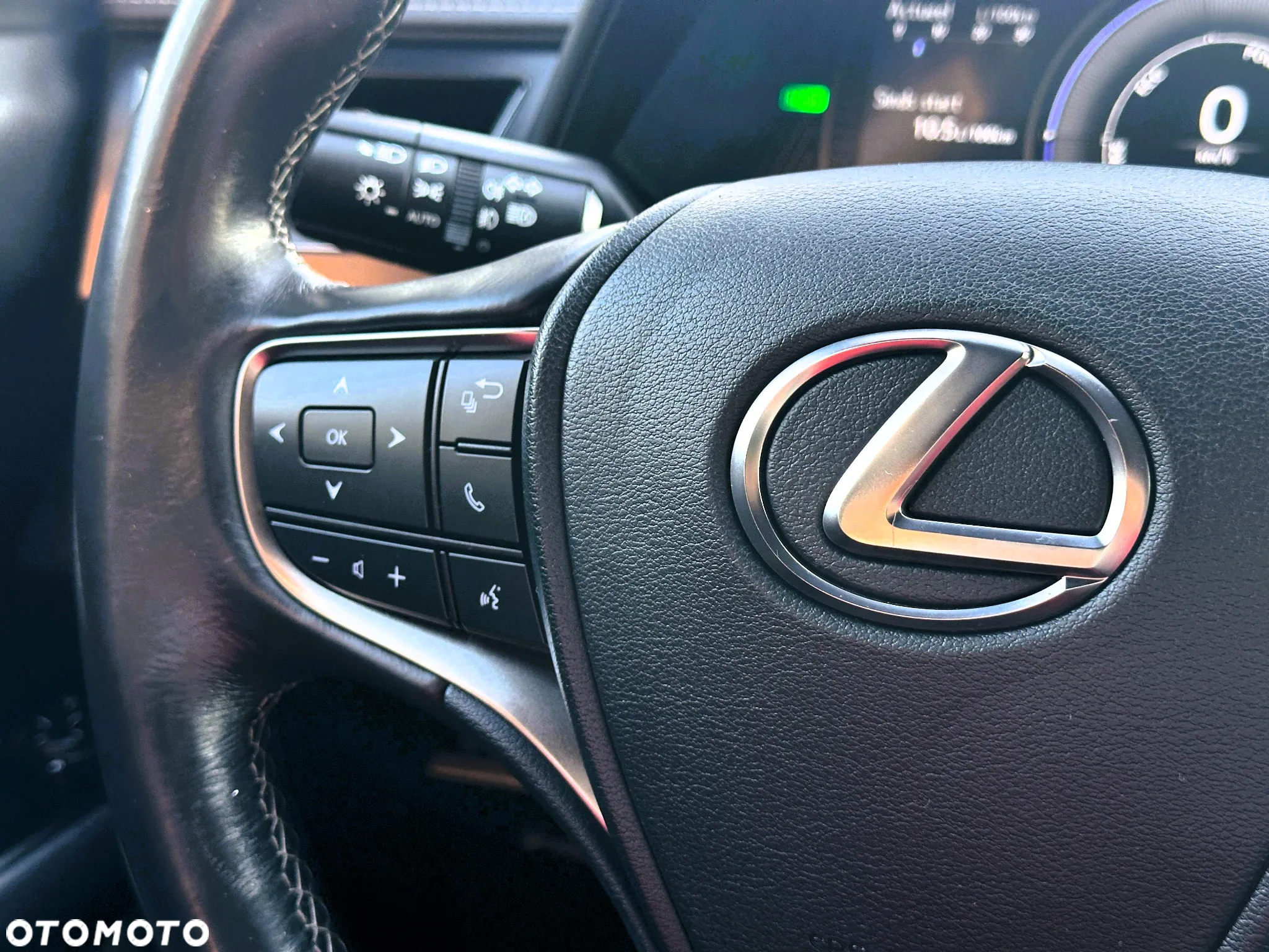 Lexus UX 250h GPF Business Edition 2WD - 17
