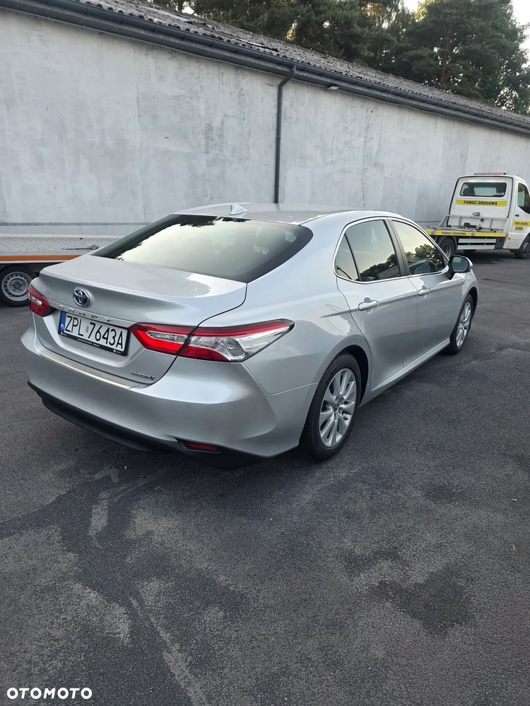 Toyota Camry - 6