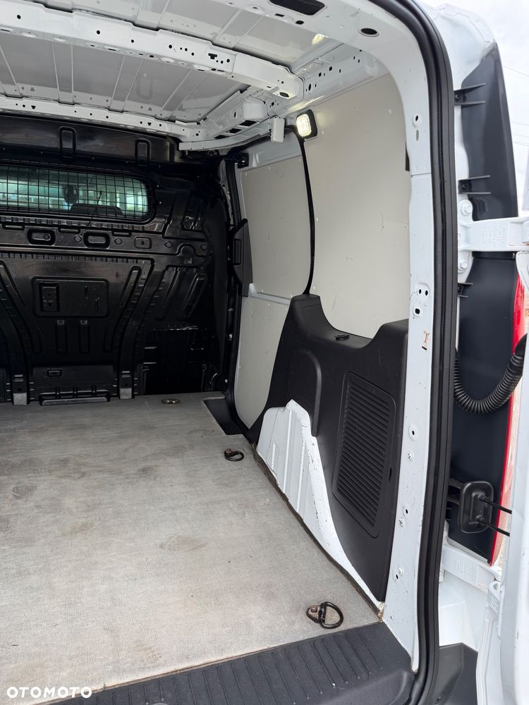 Ford Transit Connect - 23