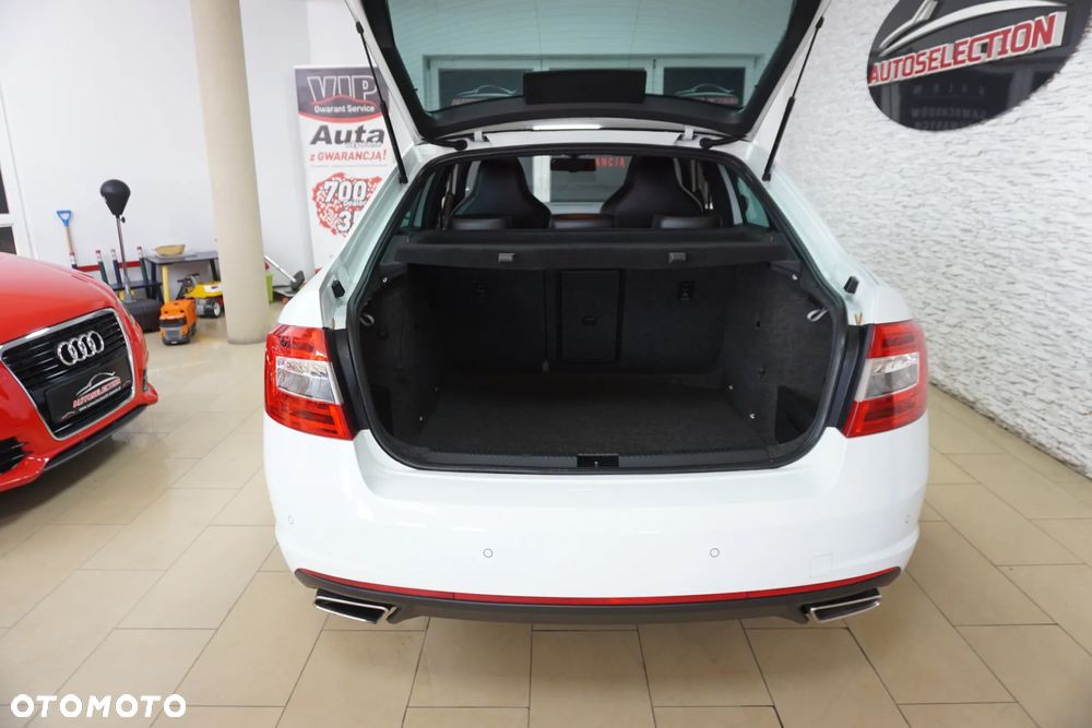 Skoda Octavia 2.0 TDI DSG RS - 21