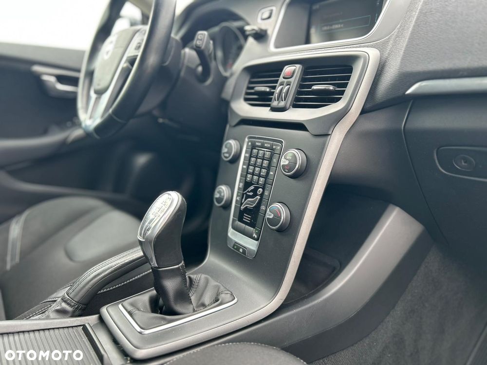 Volvo V40 D2 Momentum - 9