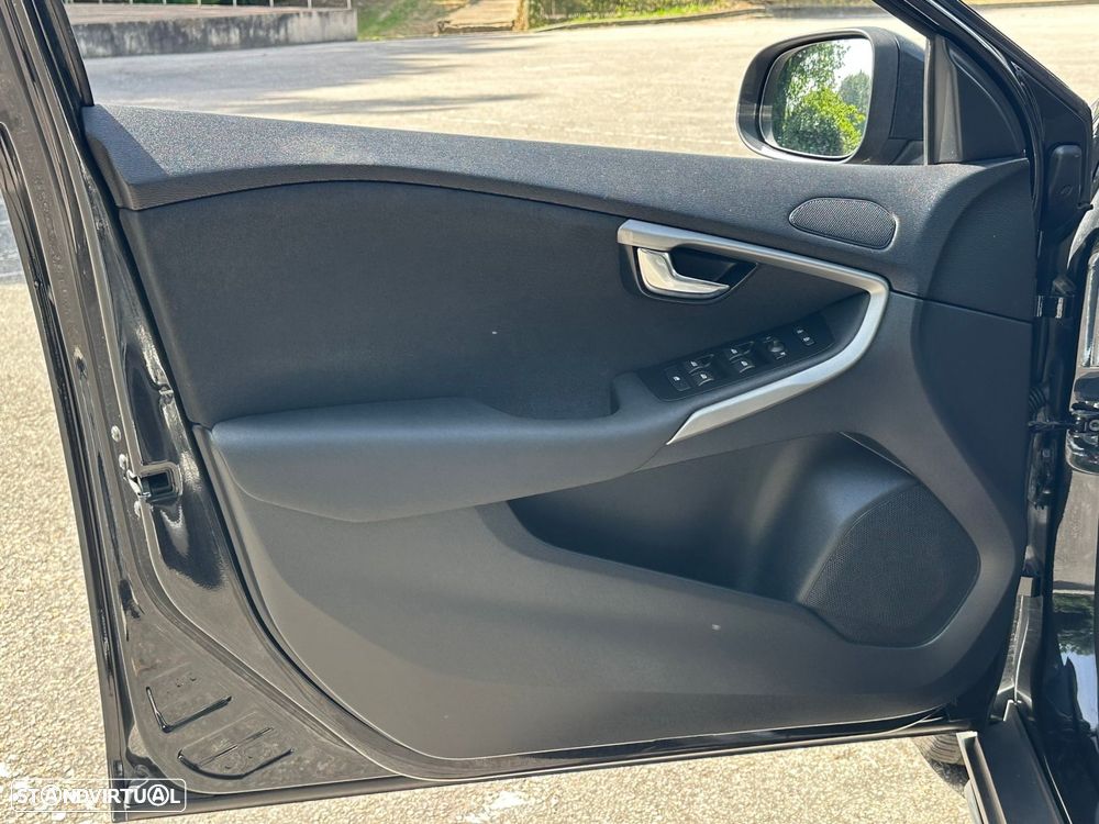 Volvo V40 Cross Country 1.6 D2 Momentum - 7