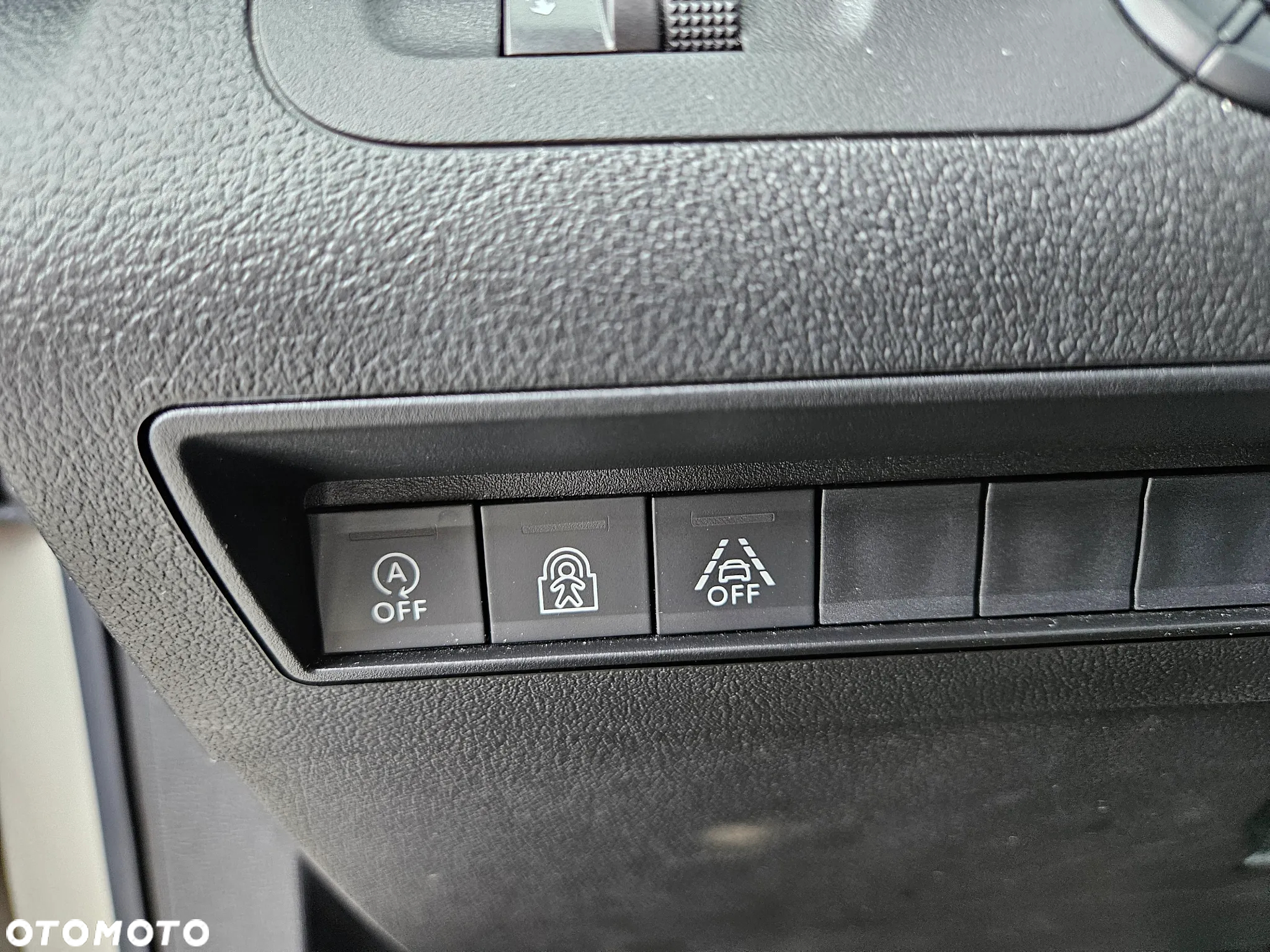 Citroën Berlingo M PureTech 130 EAT8 SHINE - 25