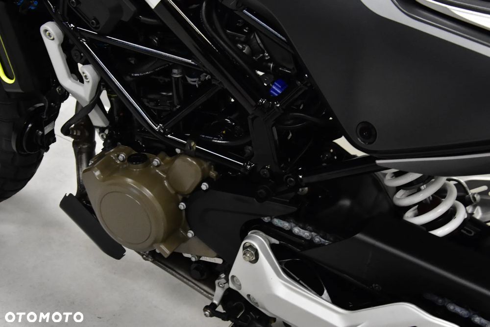 Husqvarna Svartpilen - 37