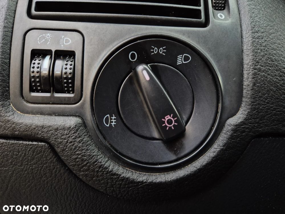 Volkswagen Golf IV 1.6 Basis - 10