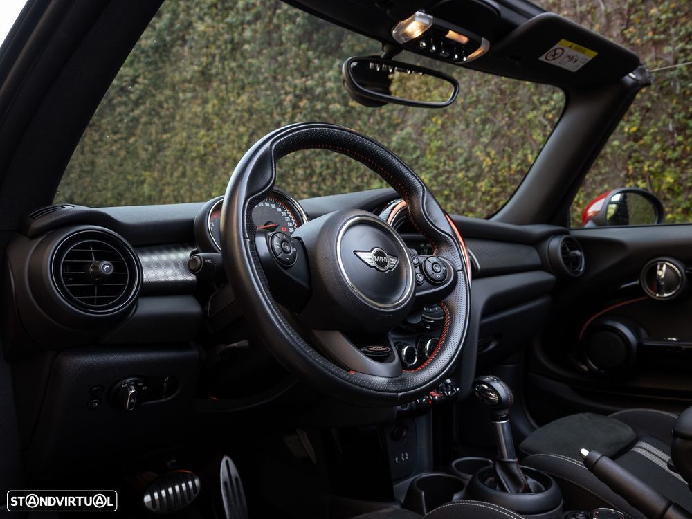 MINI Cabrio John Cooper Works Auto Desportiva - 29