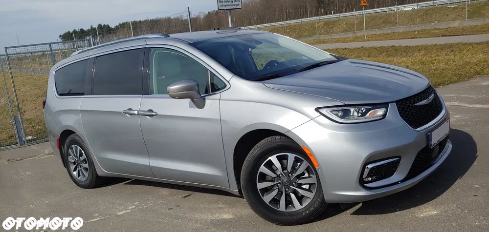 Chrysler Pacifica - 5