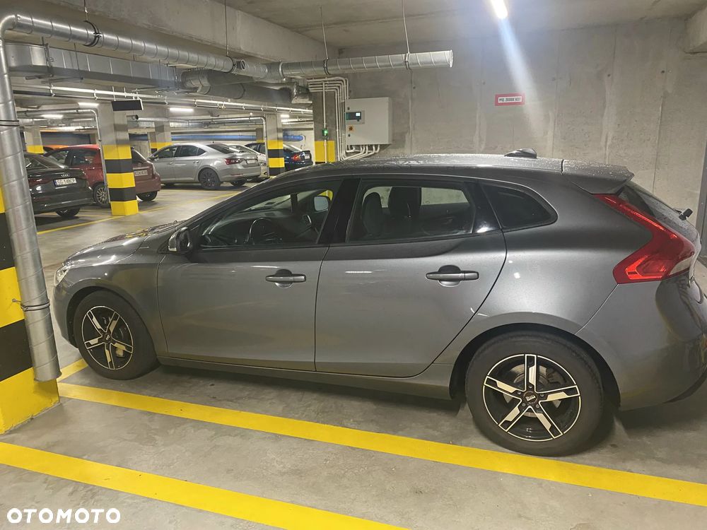 Volvo V40 D2 Drive-E Momentum - 3
