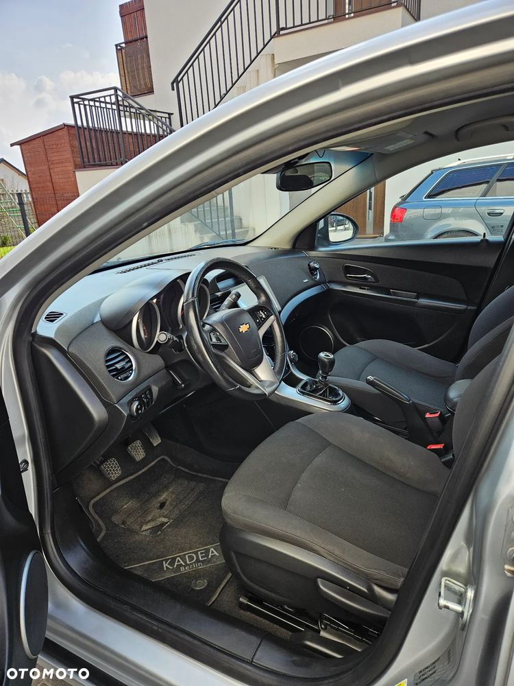 Chevrolet Cruze 1.8 LT - 25