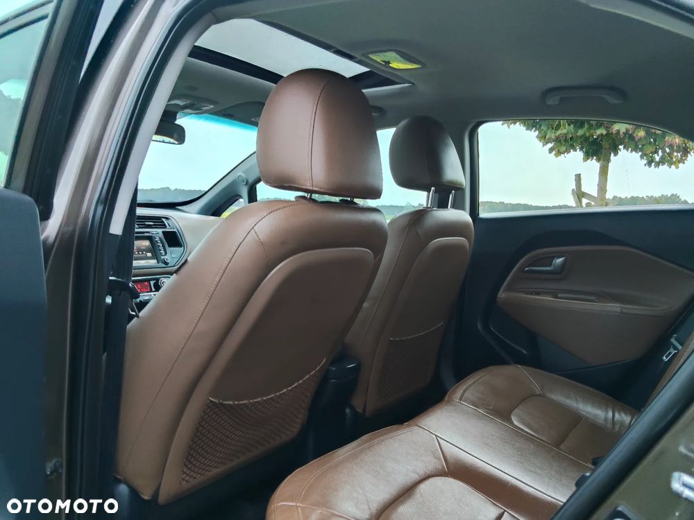 Kia Rio 1.4 Fifa World Cup Edition - 24