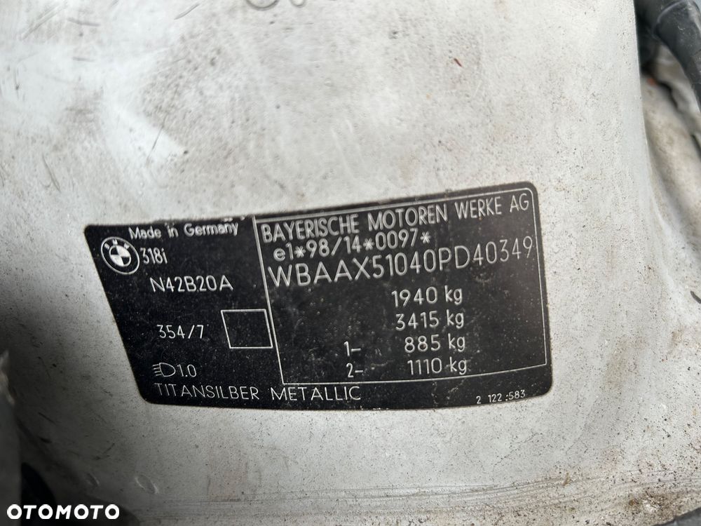 BMW Seria 3 318i - 11