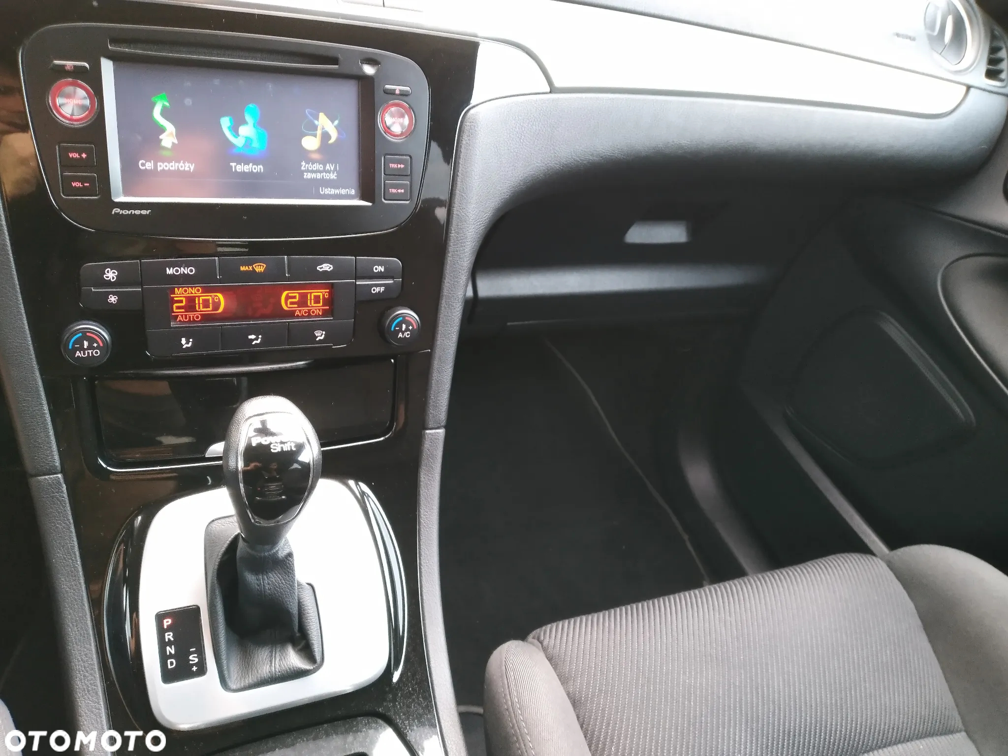 Ford S-Max - 22