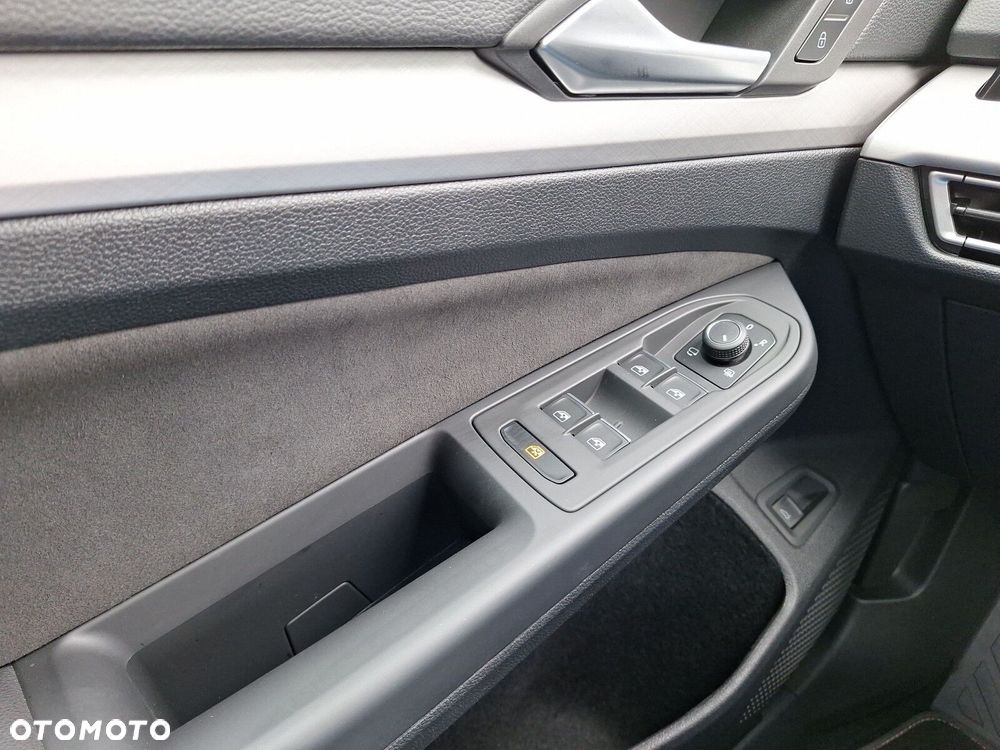Volkswagen Golf Variant 1.5 eTSI mHEV Life DSG - 20
