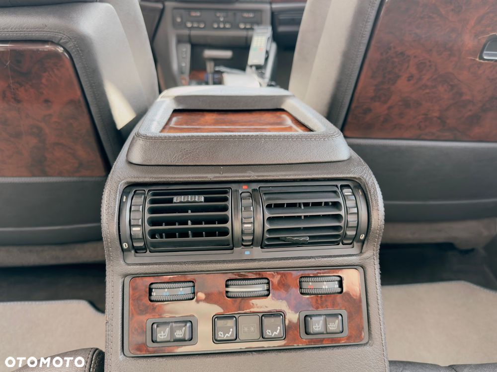 BMW Seria 7 750iL - 8