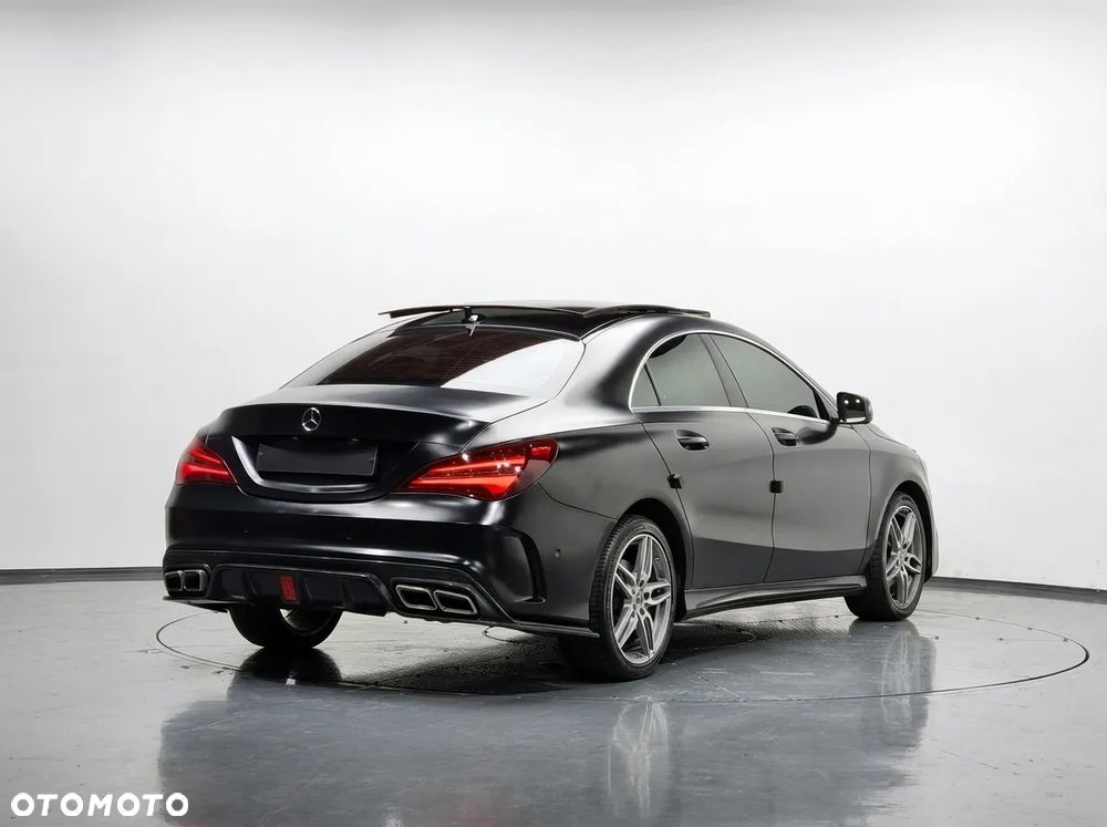 Mercedes-Benz CLA - 4