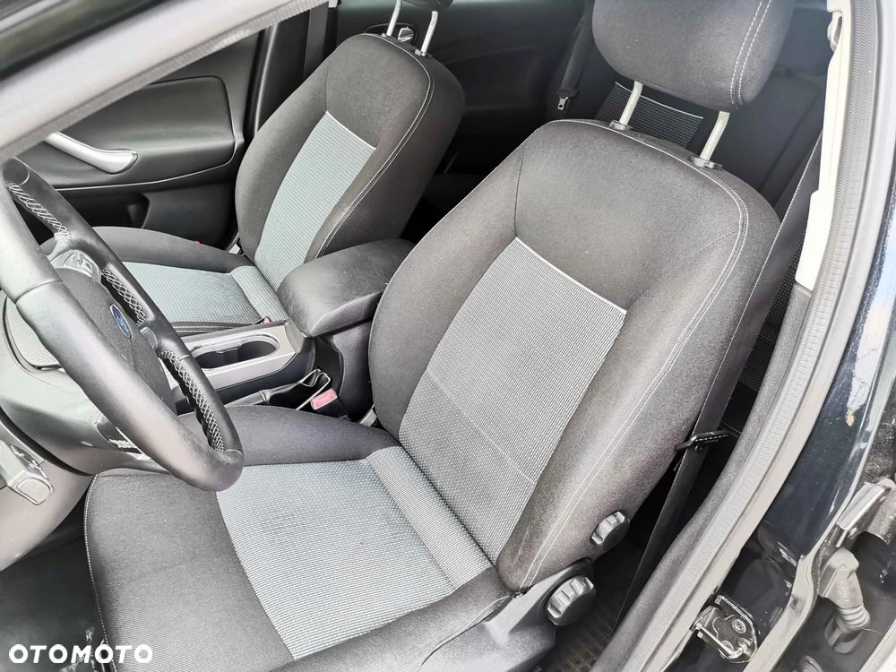 Ford Mondeo 1.6 Ambiente - 13