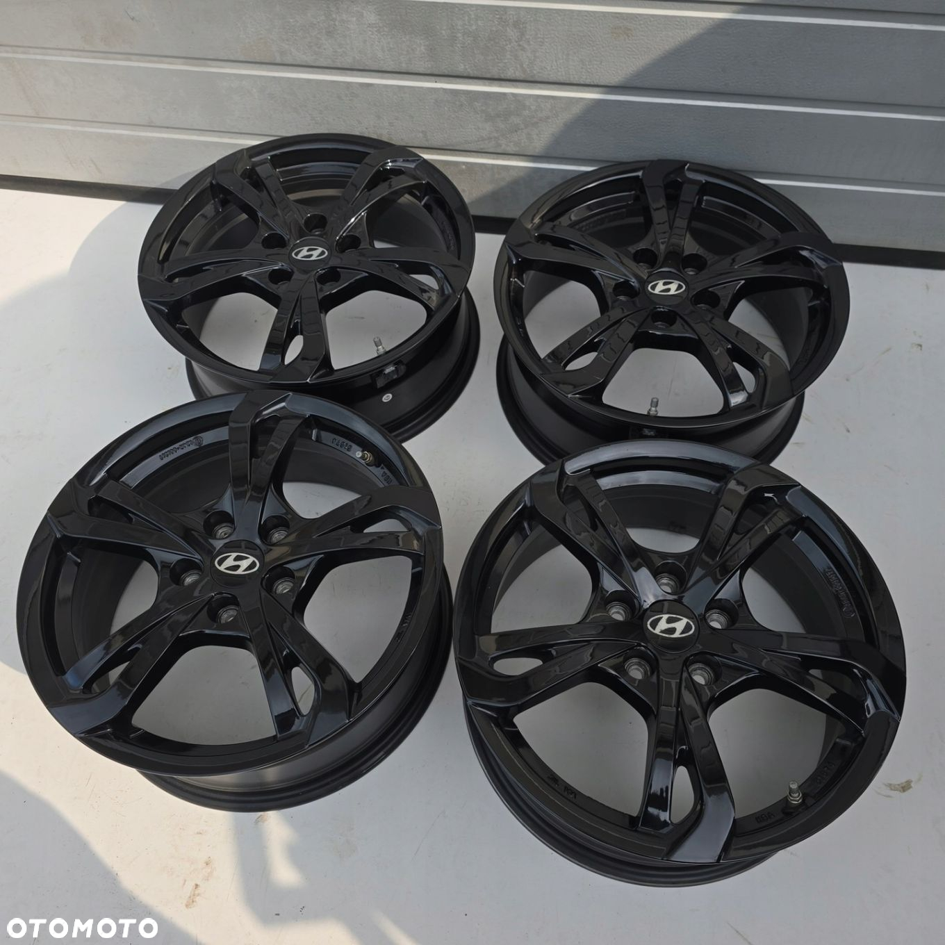 HYUNDAI i30 IX20 IX5 IX35 TUCSON IONIQ KONA 5x114,3 17ET47 7J 4X - 2