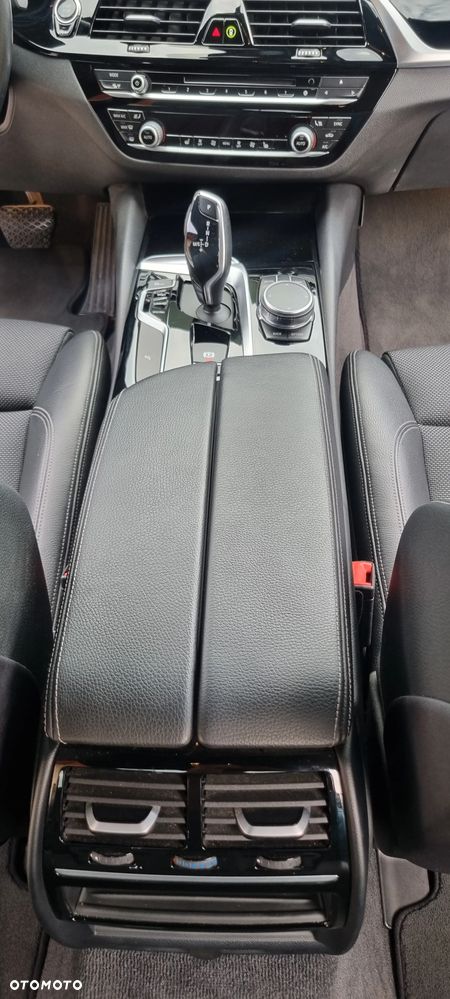 BMW Seria 5 520d Efficient Dynamics Sport Line sport - 14