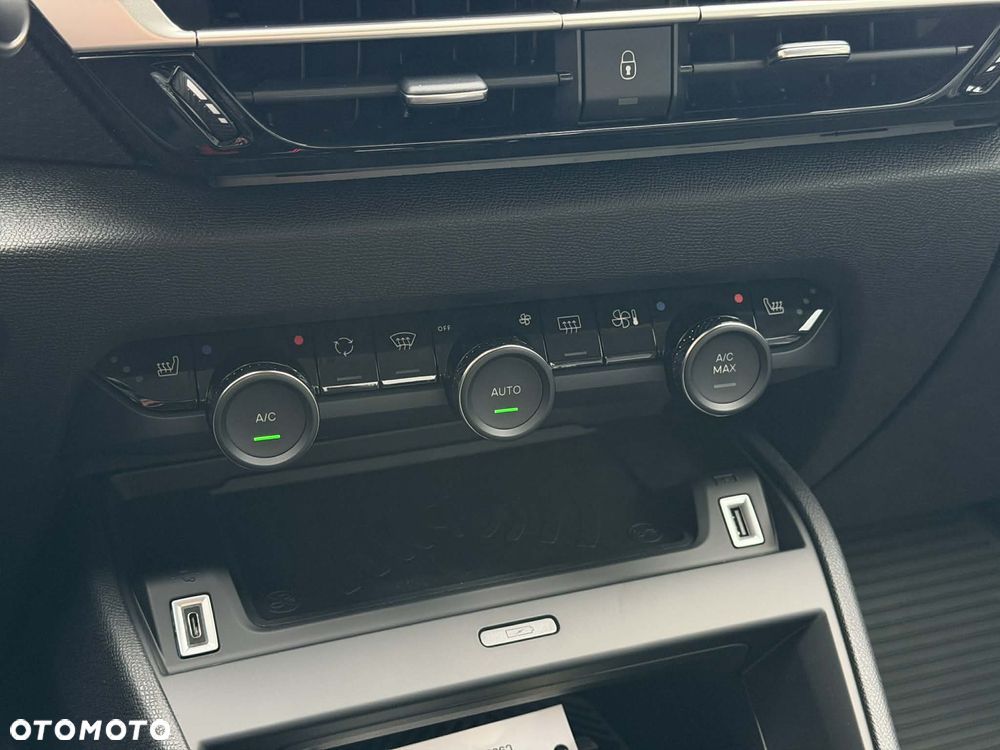 Citroën C4X 1.2 mHEV Max eDCT6 - 11