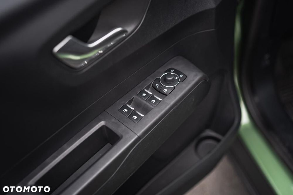 Ford Tourneo Courier - 26