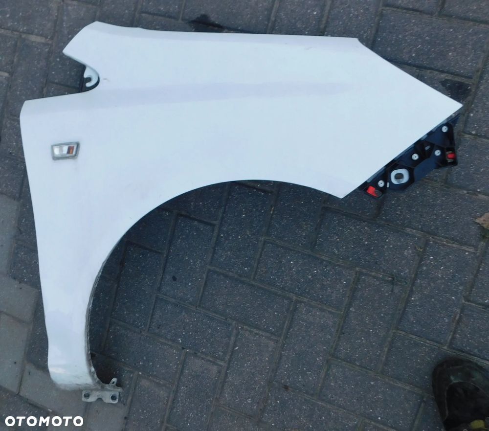 błotnik przód prawy OPEL CORSA D z474 - 1