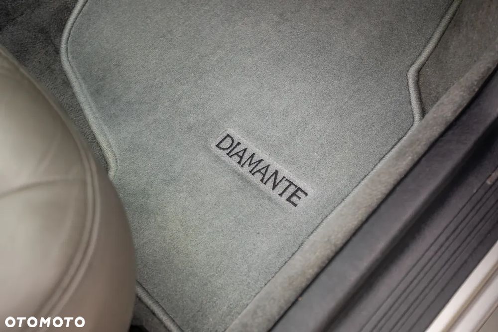 Mitsubishi Diamante - 24