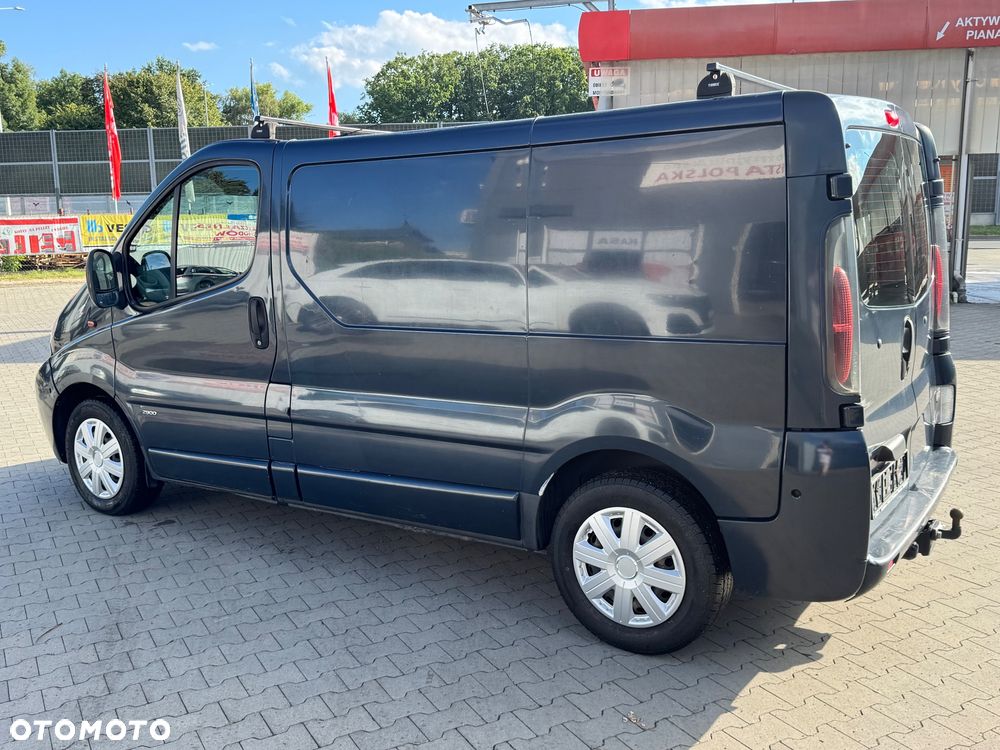 Opel Vivaro - 10
