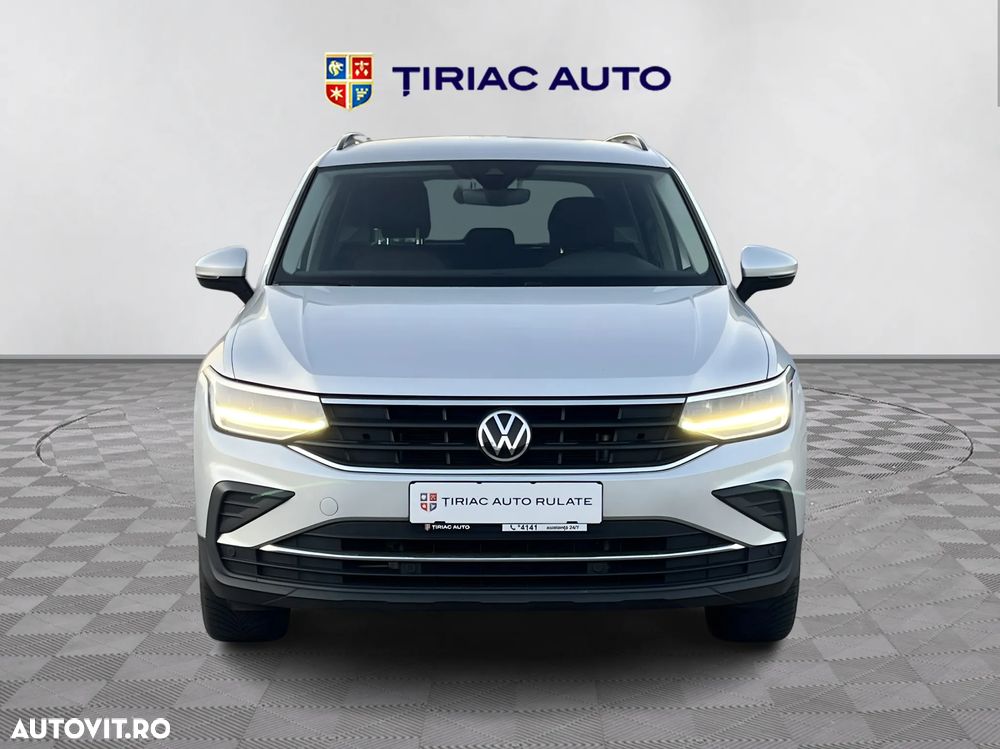 Volkswagen Tiguan - 9