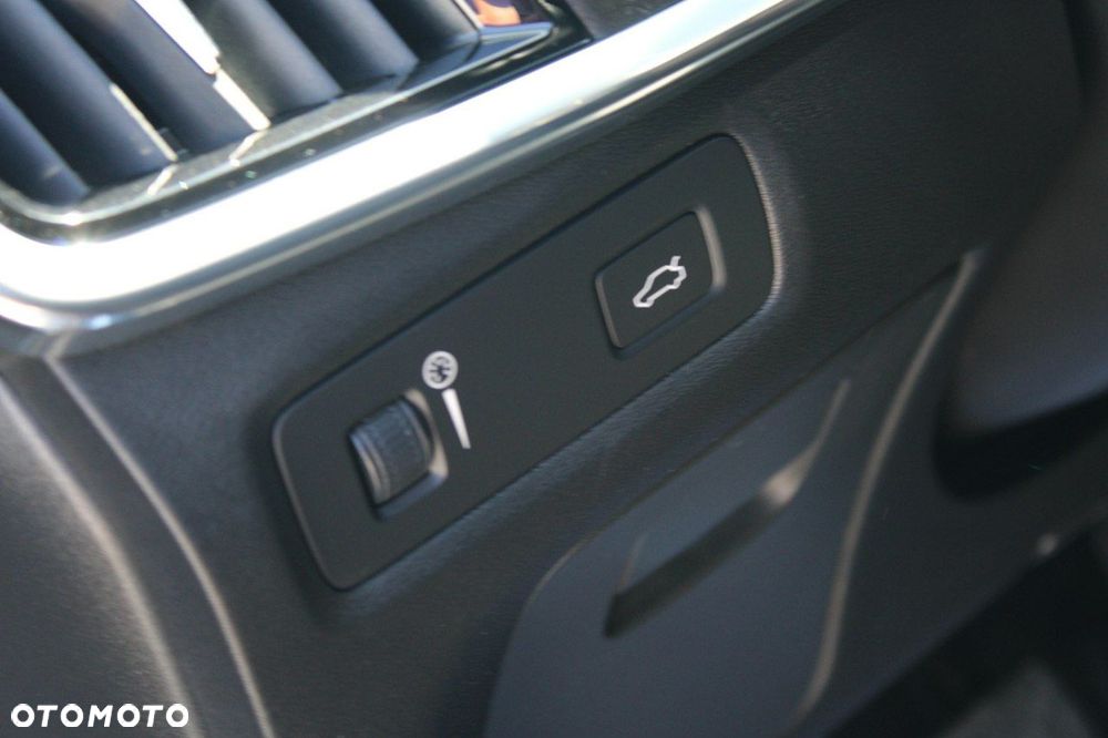 Volvo V90 Cross Country D4 AWD - 21