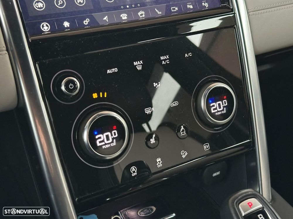 Land Rover Discovery Sport P300e R-Dynamic - 17