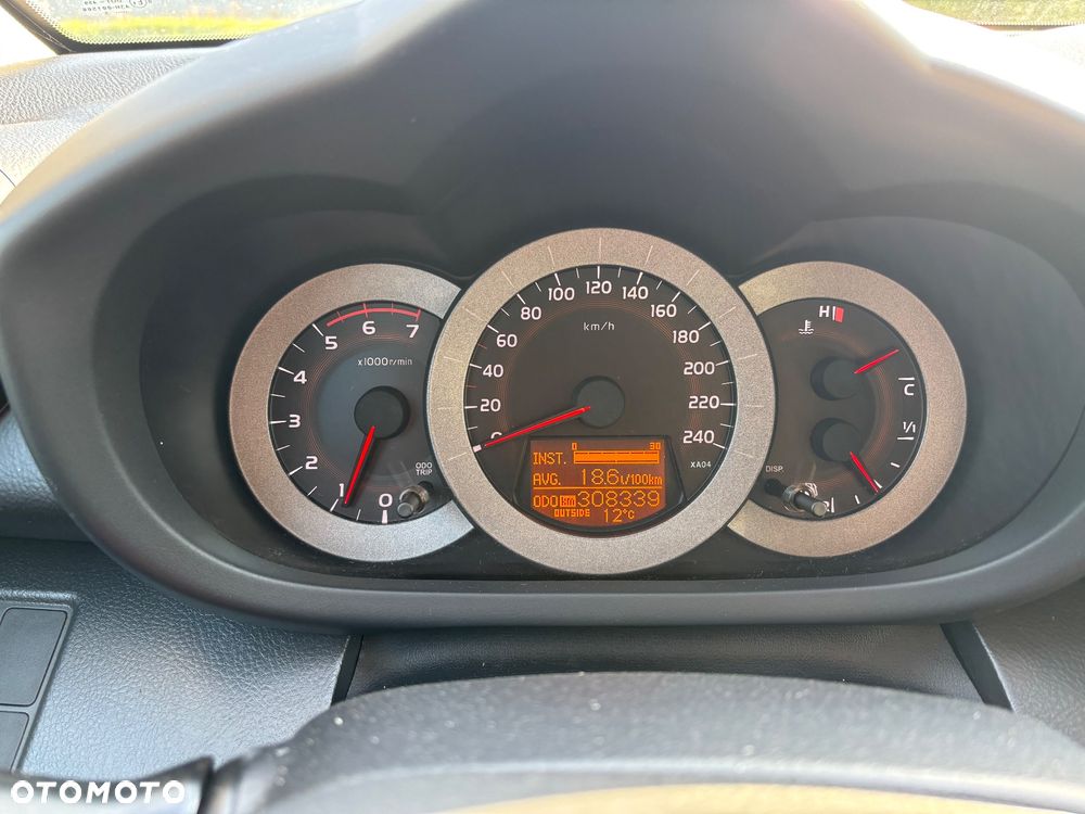 Toyota RAV4 - 27