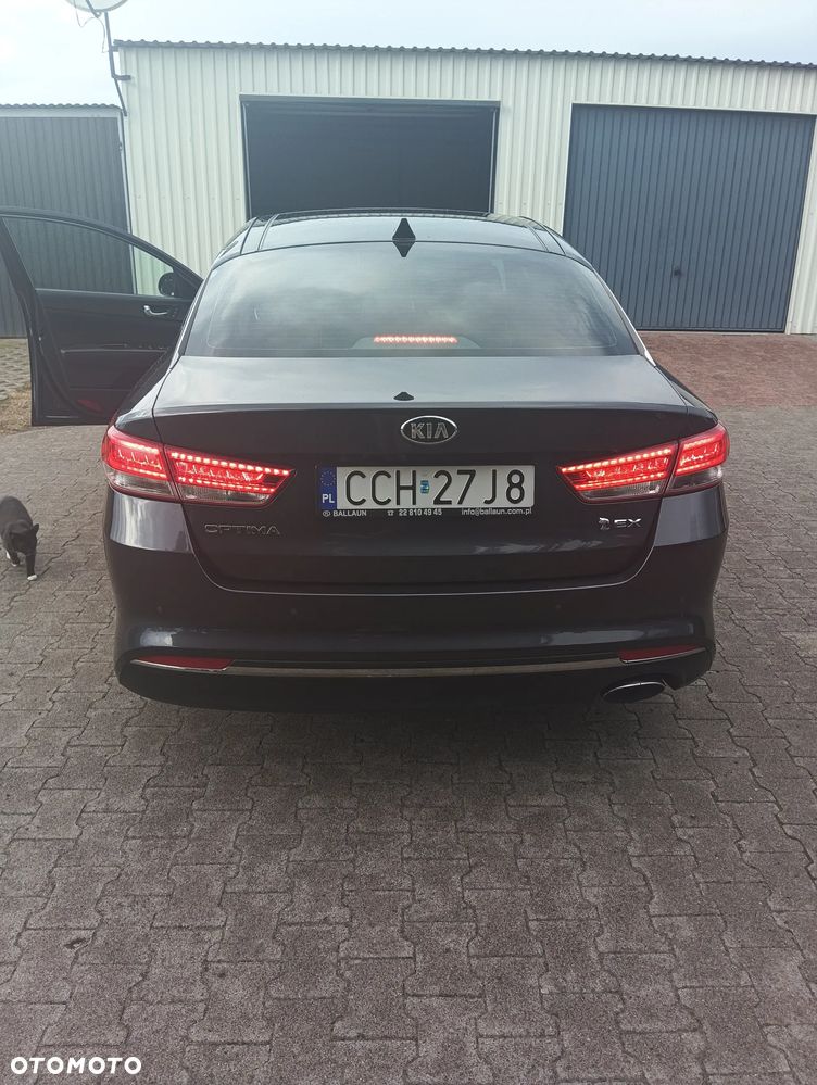 Kia Optima - 8