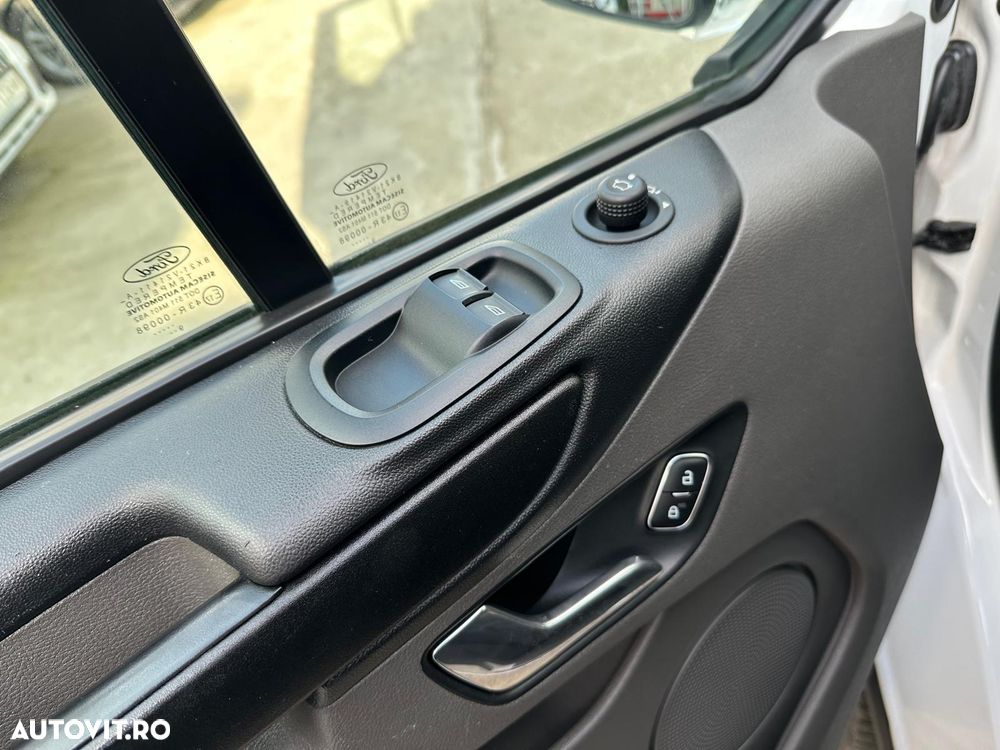 Ford Transit Custom - 13