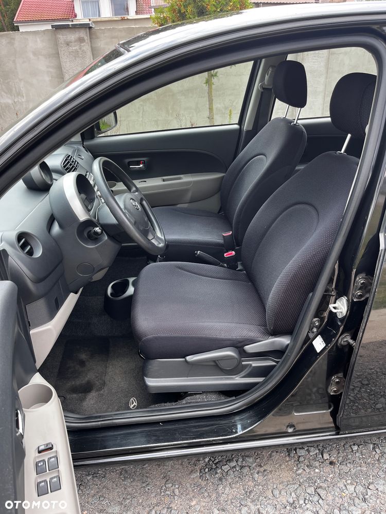 Daihatsu Sirion 1.3 - 10