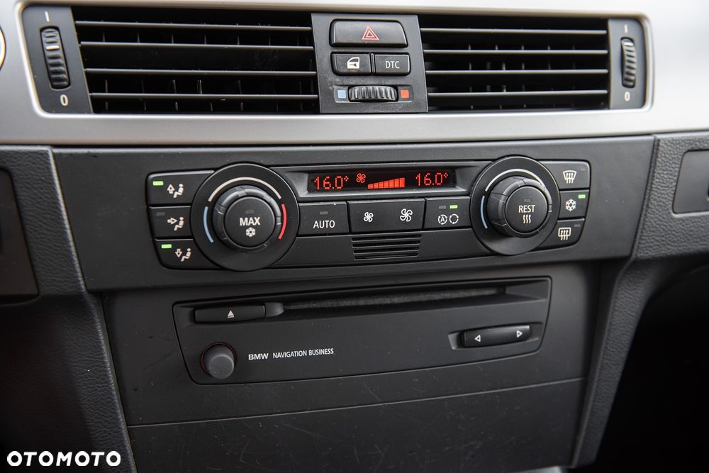 BMW Seria 3 318d DPF - 17