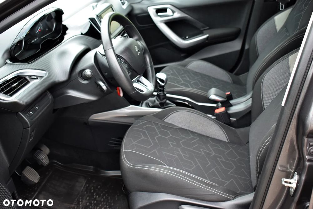 Peugeot 2008 1.2 PureTech Active S&S - 21