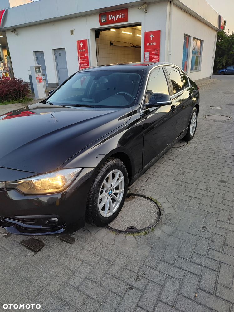 BMW Seria 3 318i - 1