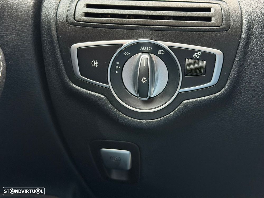 Mercedes-Benz GLC 300 e 4Matic - 30