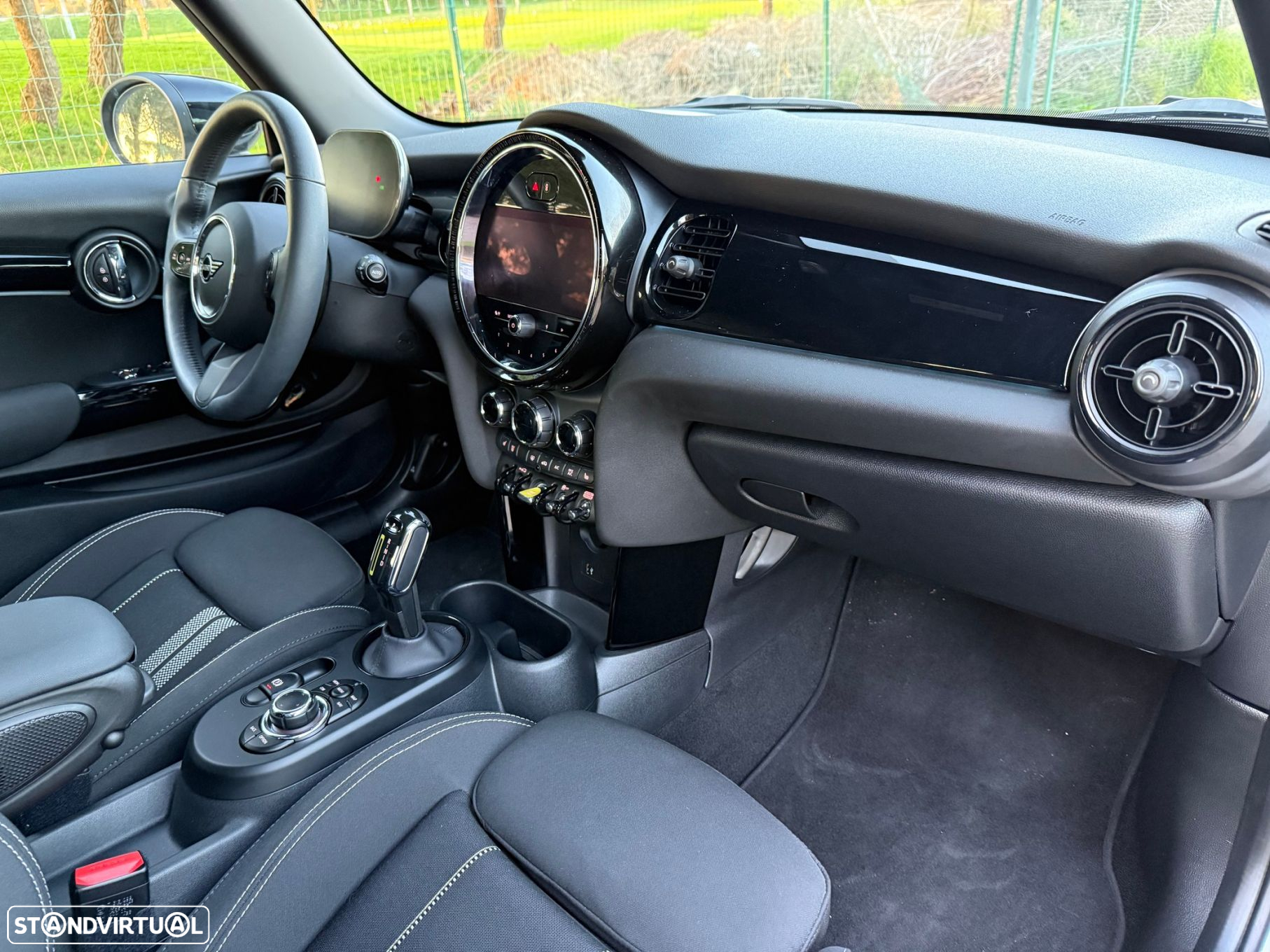 MINI 3 Portas Cooper SE Premium Essential - 32