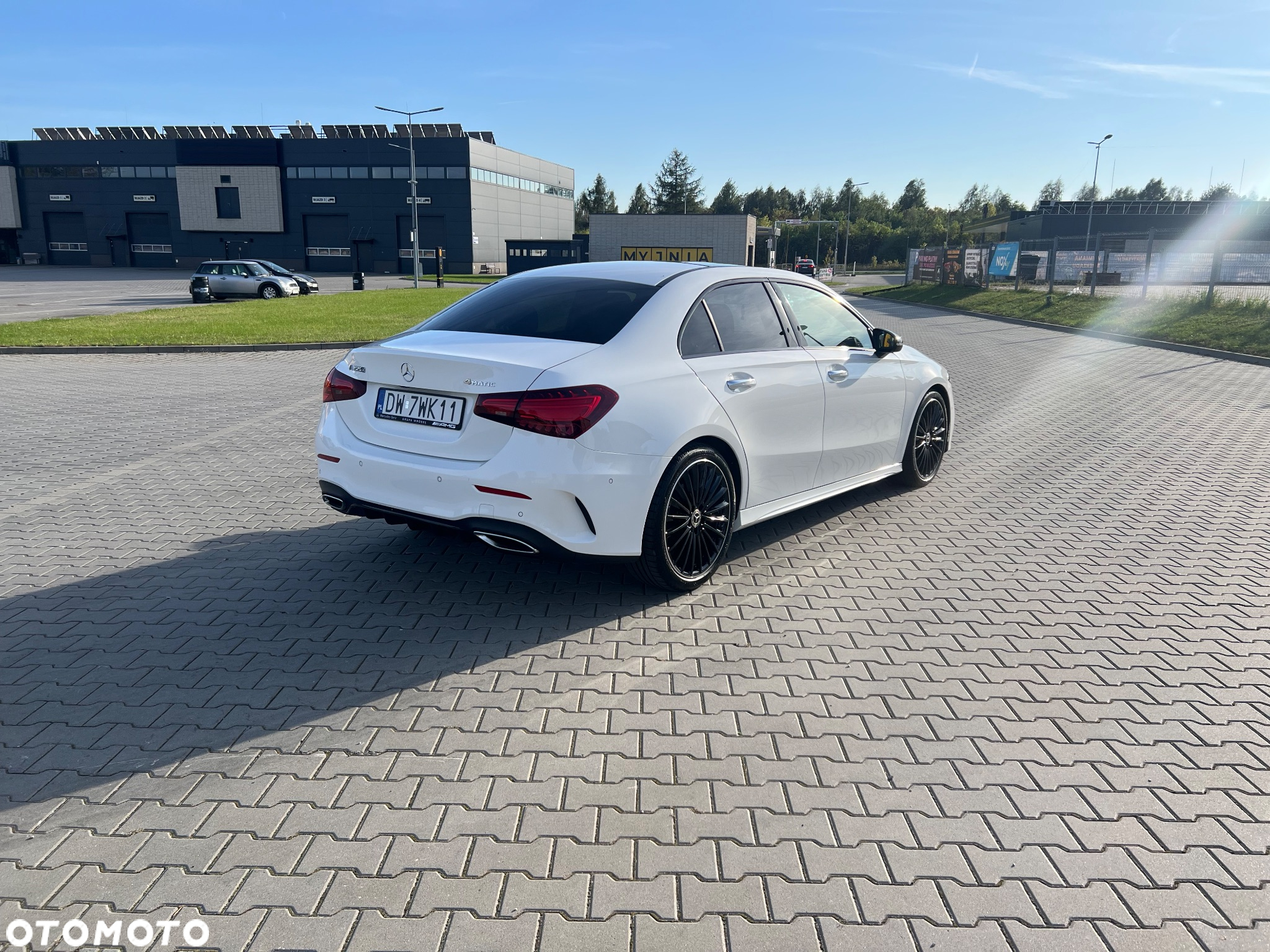 Mercedes-Benz Klasa A 220 4-Matic AMG Line 7G-DCT - 3