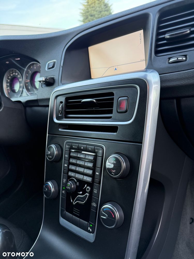 Volvo V60 D3 Momentum - 13