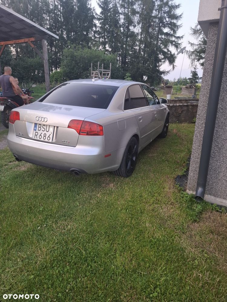 Audi A4 Limousine - 3