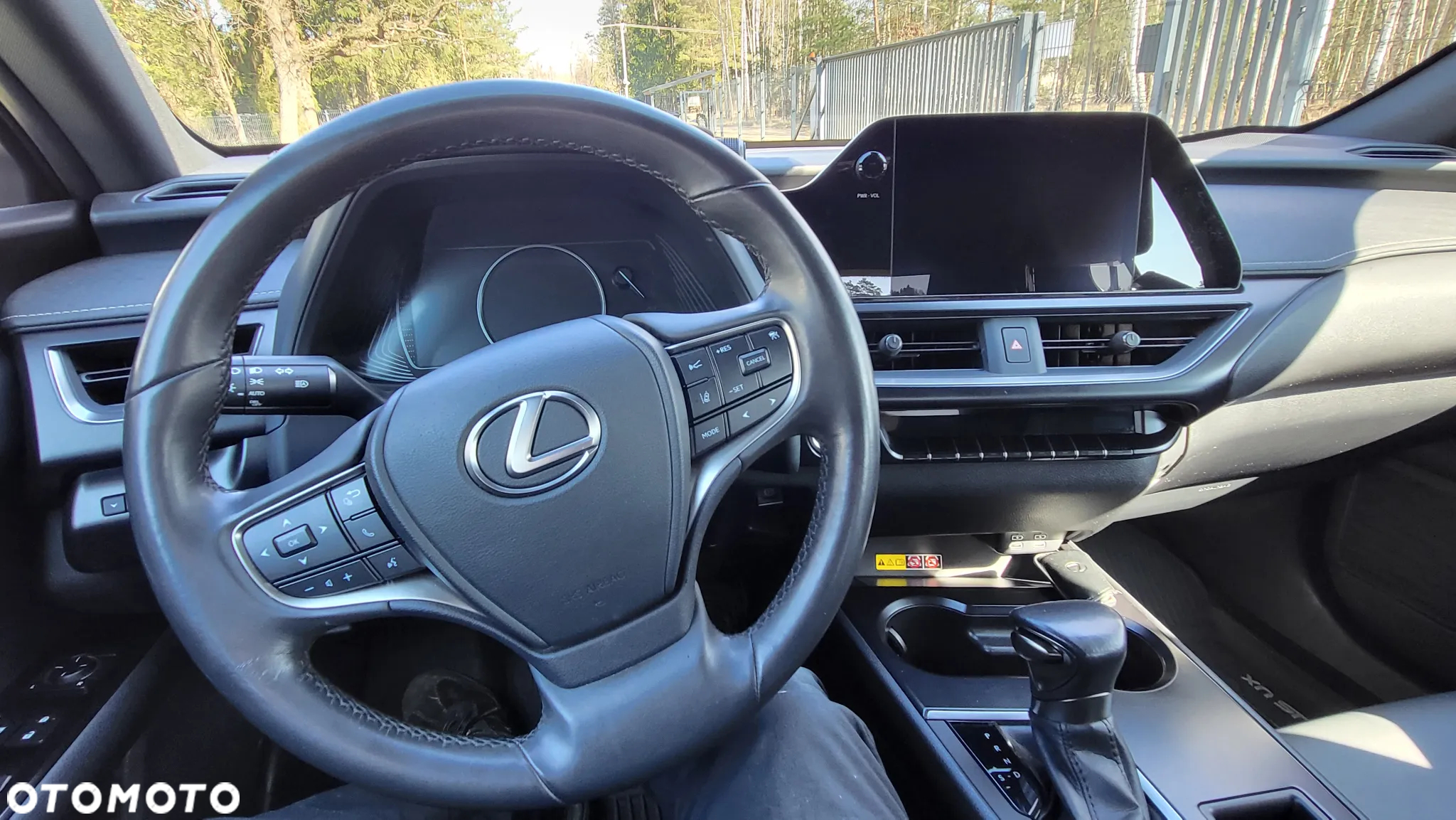 Lexus UX 250h GPF Business AWD - 7