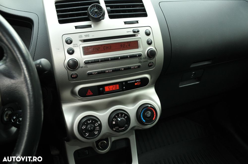 Toyota Urban Cruiser 1.33 4x2 Town - 17