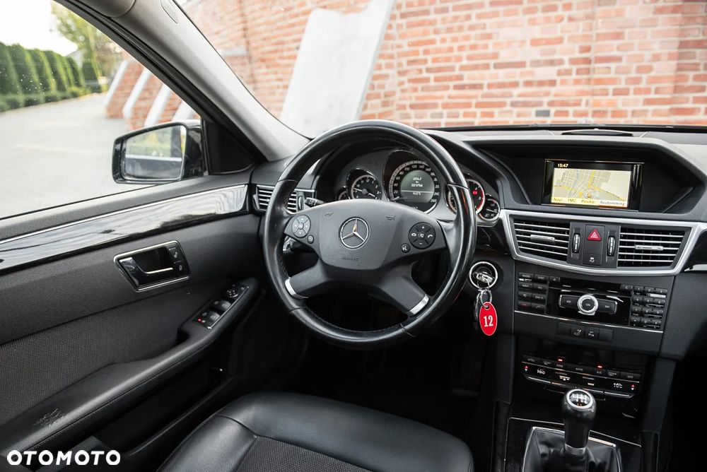 Mercedes-Benz Klasa E 200 CDI Avantgarde - 26