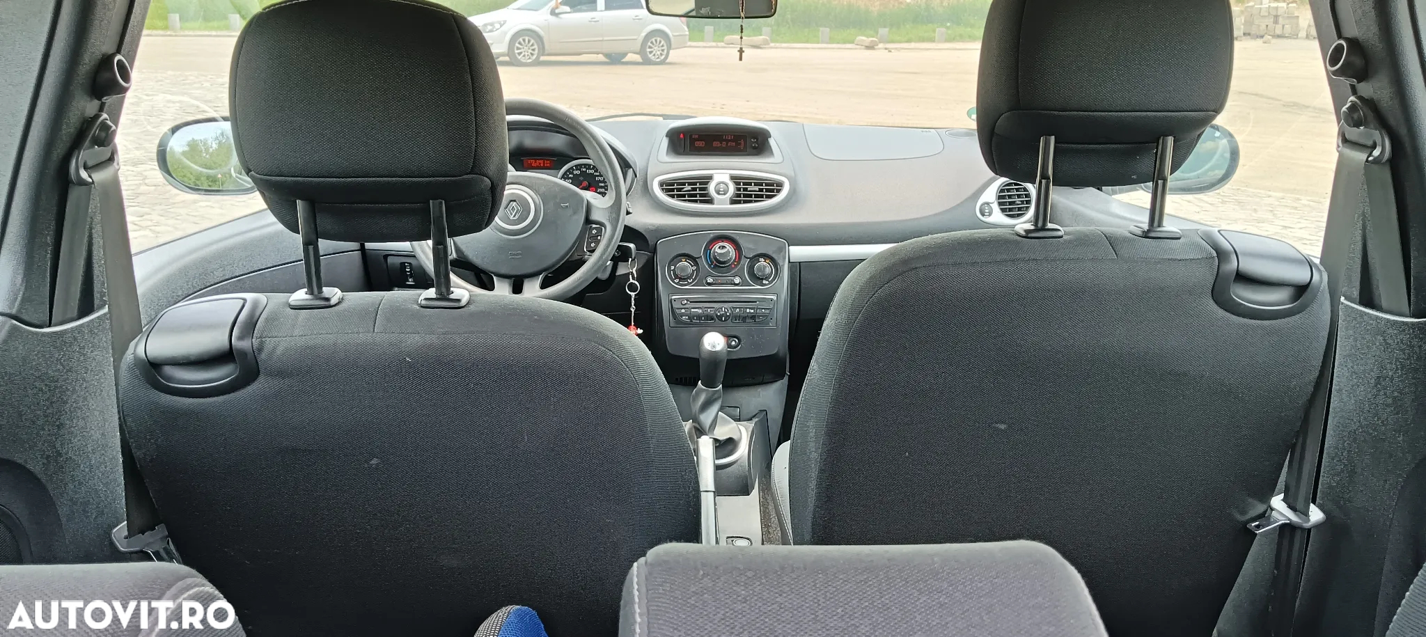 Renault Clio 1.2 16V 75 Dynamique - 12