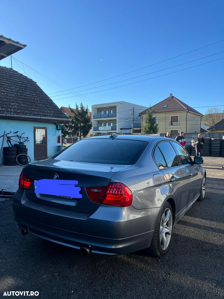 BMW Seria 3 335i xDrive AT - 3